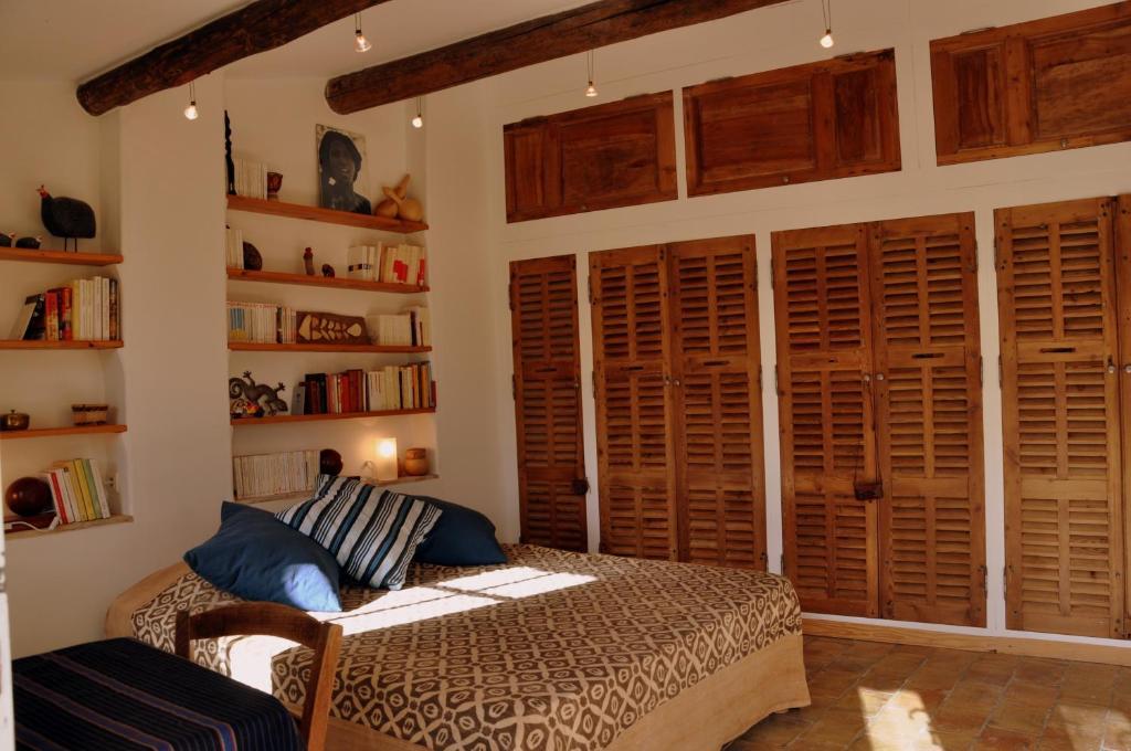 Chambres D'Hotes Domaine Des Machottes Grans Szoba fotó