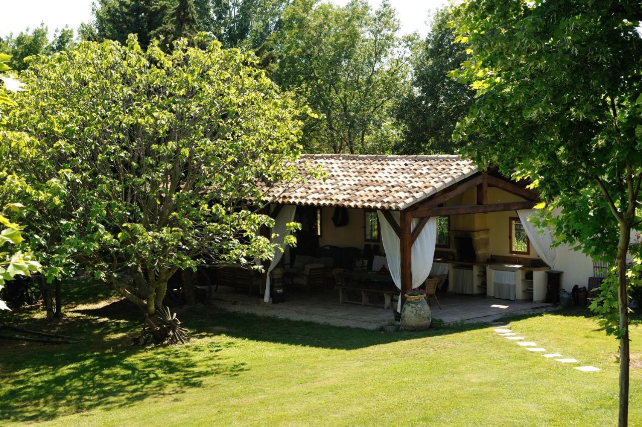 Chambres D'Hotes Domaine Des Machottes Grans Kültér fotó